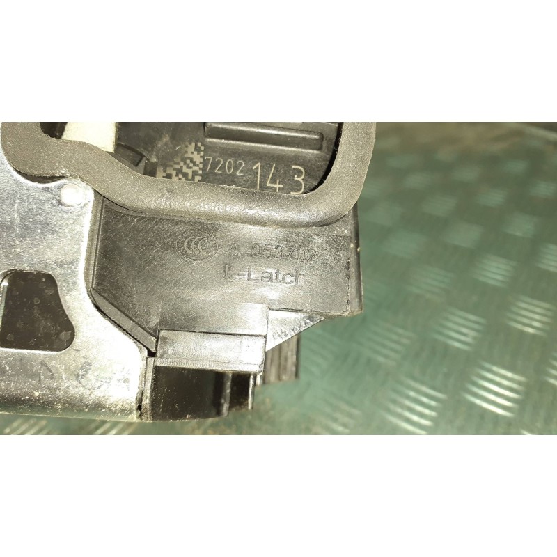 Recambio de cerradura puerta delantera izquierda para bmw serie 3 berlina (e90) referencia OEM IAM 7202143 7 PINES A05372