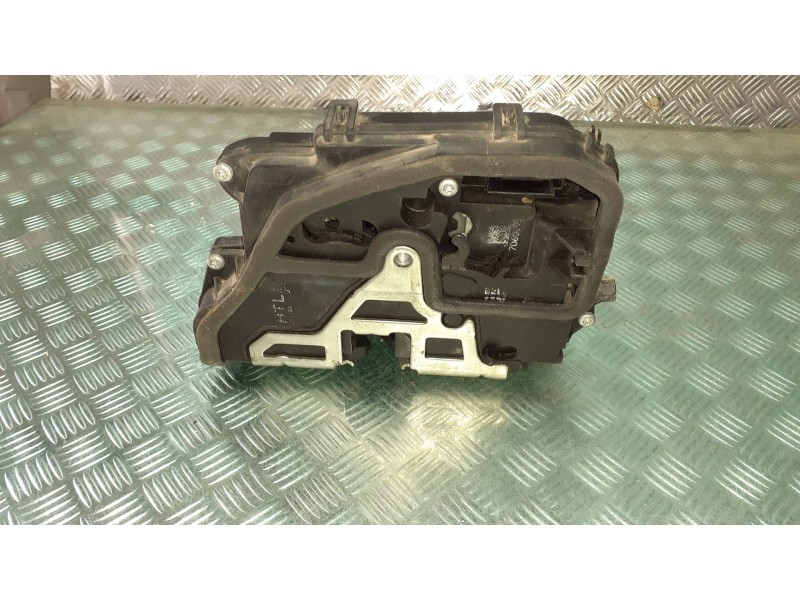 Recambio de cerradura puerta trasera izquierda para bmw serie 3 berlina (e90) referencia OEM IAM 7060295  7 PINES