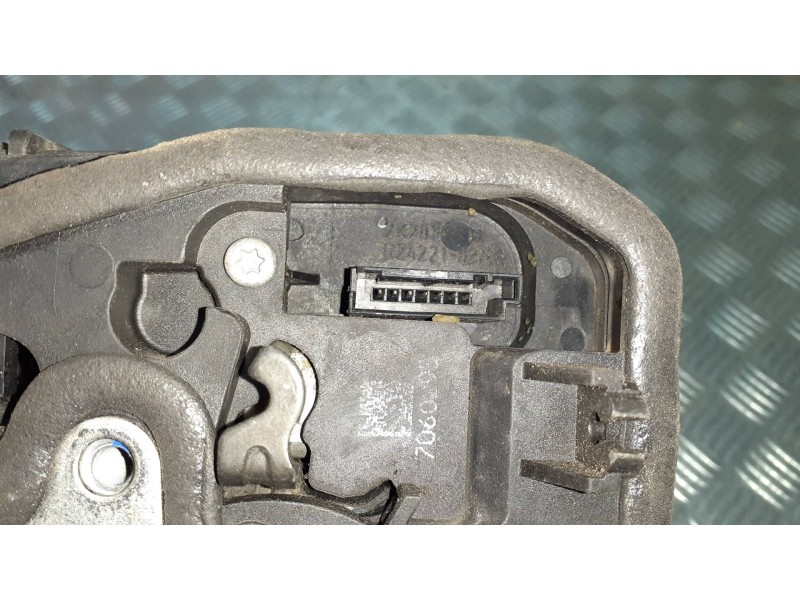 Recambio de cerradura puerta trasera izquierda para bmw serie 3 berlina (e90) referencia OEM IAM 7060295  7 PINES