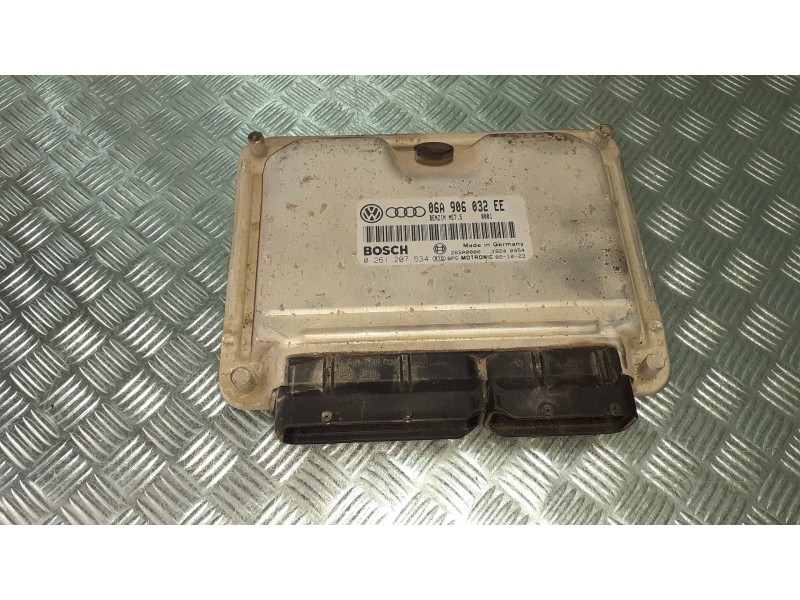 Recambio de centralita motor uce para seat leon (1m1) signo referencia OEM IAM 06A906032EE  0261207534