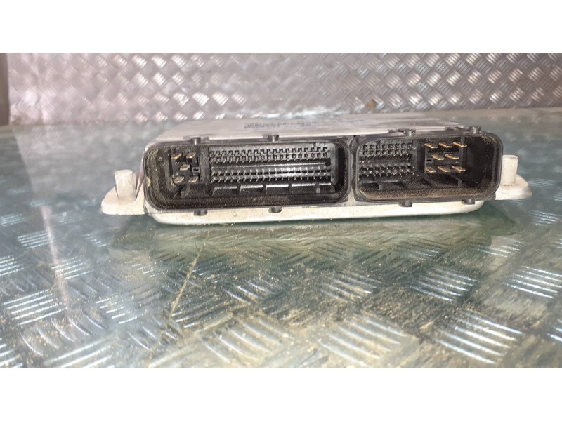 Recambio de centralita motor uce para seat leon (1m1) signo referencia OEM IAM 06A906032EE  0261207534