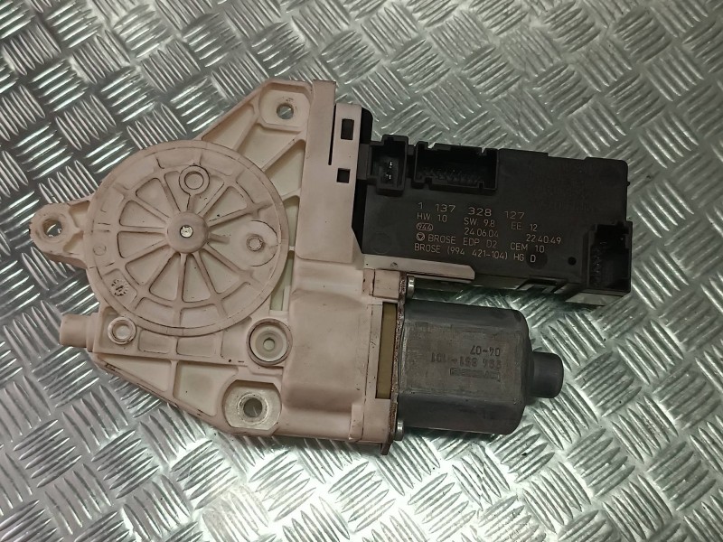 Recambio de motor elevalunas delantero derecho para peugeot 407 st sport referencia OEM IAM 1137328127 994651101 BROSE