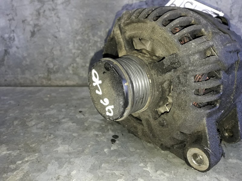 Recambio de alternador para citroen xsara picasso referencia OEM IAM 0124525035 150A BOSCH