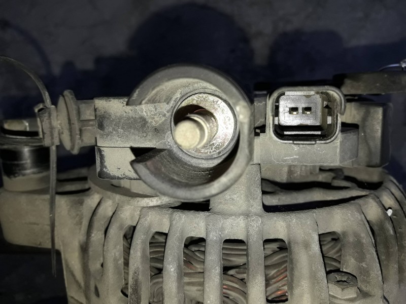 Recambio de alternador para peugeot 307 (s1) referencia OEM IAM 9646321880 150A BOSCH