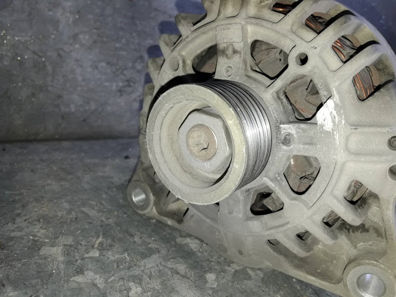 Recambio de alternador para peugeot 307 (s1) referencia OEM IAM 9656956280 2542923A 12V