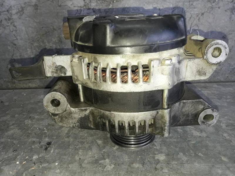 Recambio de alternador para toyota avensis berlina (t25) referencia OEM IAM 216743 100A 12V