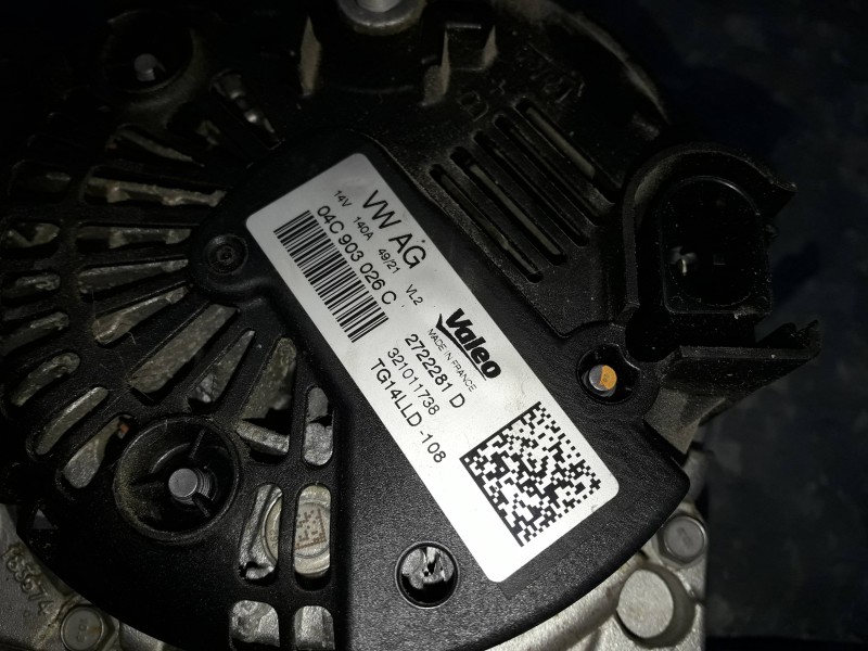 Recambio de alternador para seat ibiza kj referencia OEM IAM 04C903026C 140A VALEO