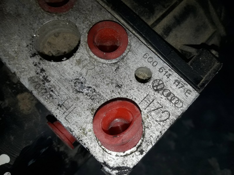 Recambio de abs para seat cordoba berlina (6l2) referencia OEM IAM 6Q0614117E 6Q0907379G BOSCH