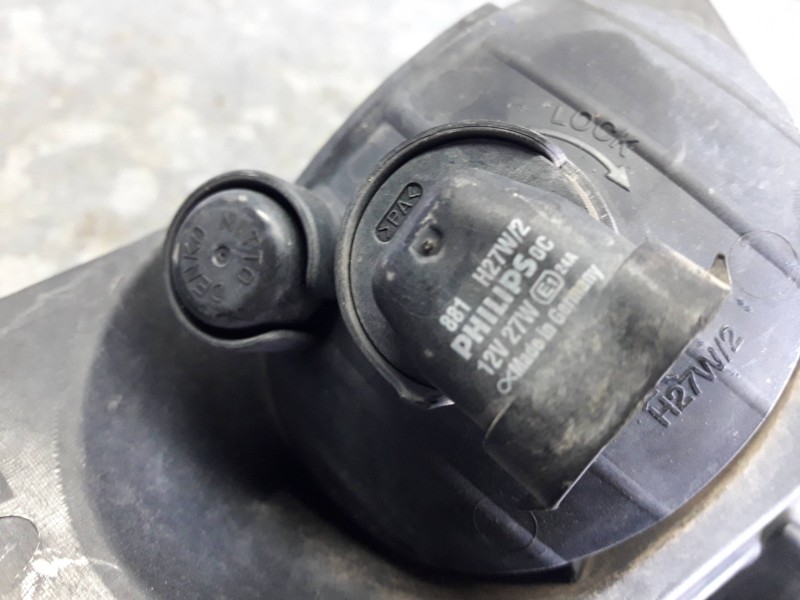 Recambio de faro antiniebla izquierdo para hyundai i30cw referencia OEM IAM E312543  2 PINES