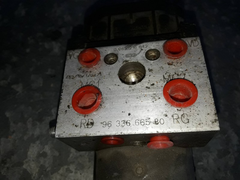 Recambio de abs para citroen xsara picasso 2.0 hdi sx referencia OEM IAM 0265216642 9633666580 BOSCH