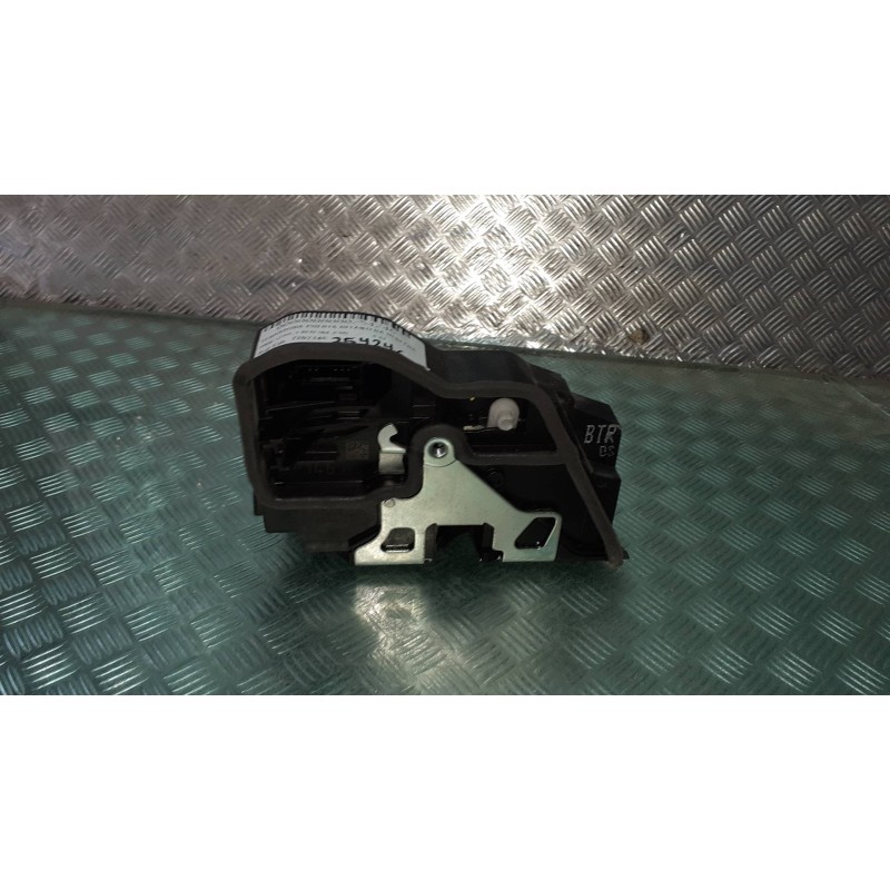 Recambio de cerradura puerta delantera derecha para bmw serie 3 berlina (e90) referencia OEM IAM 7202146 ELECTRICA 5 PINES