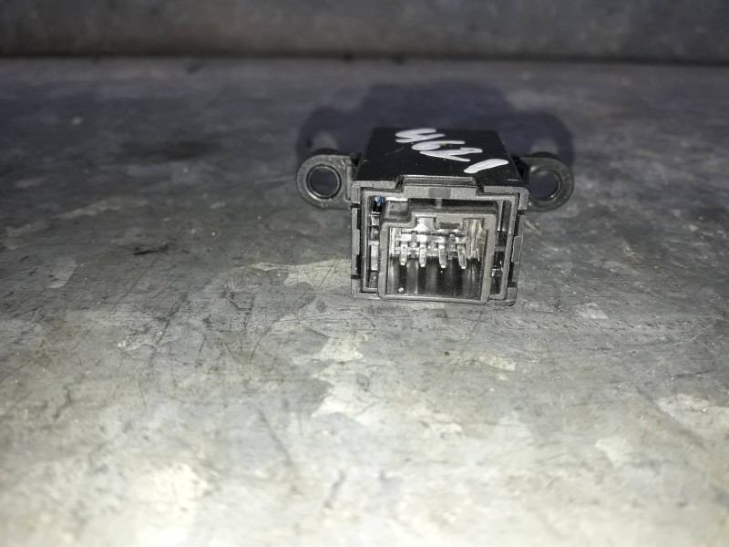 Recambio de interruptor para hyundai i30cw referencia OEM IAM 202006045  