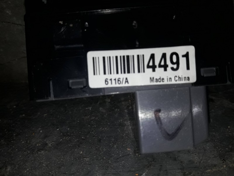 Recambio de interruptor para opel mokka referencia OEM IAM 299105967  