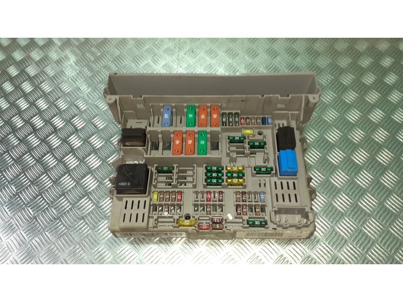 Recambio de caja reles / fusibles para bmw serie 3 berlina (e90) referencia OEM IAM 690662202  