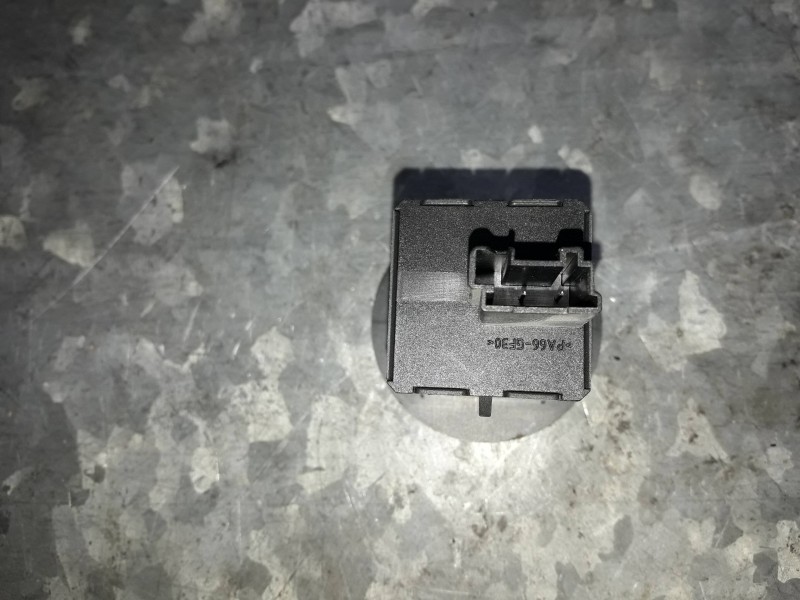 Recambio de interruptor para opel mokka referencia OEM IAM 13577258  