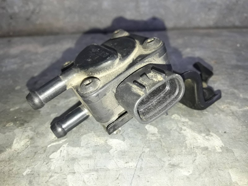 Recambio de sensor presion para toyota avensis berlina (t25) referencia OEM IAM 8948020030  