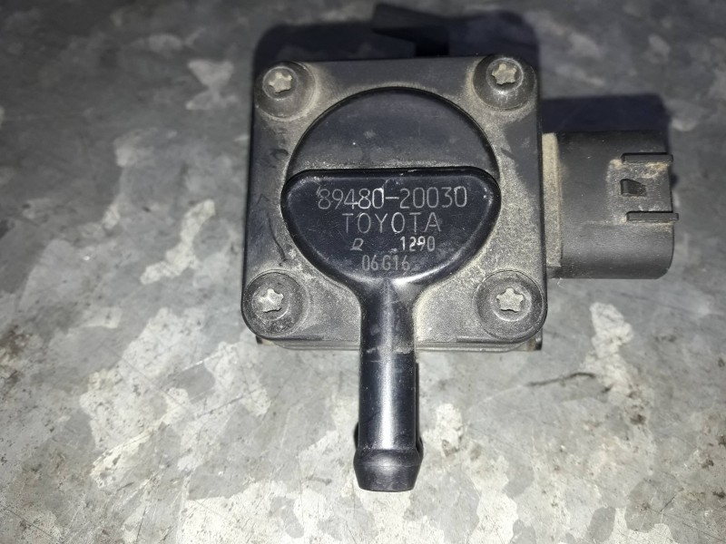 Recambio de sensor presion para toyota avensis berlina (t25) referencia OEM IAM 8948020030  