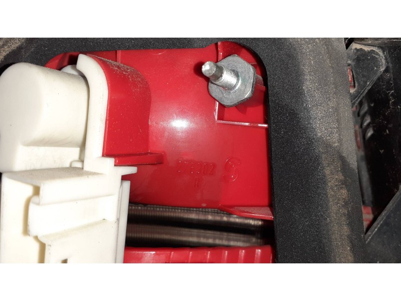 Recambio de piloto trasero derecho para bmw serie 3 berlina (e90) referencia OEM IAM 276302  5 PINES