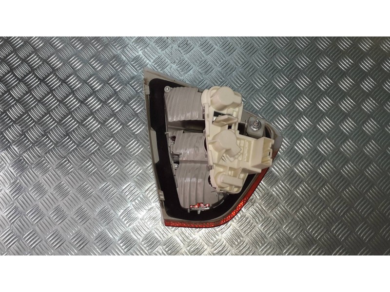 Recambio de piloto trasero derecho interior para bmw serie 3 berlina (e90) referencia OEM IAM 276402  4 PINES