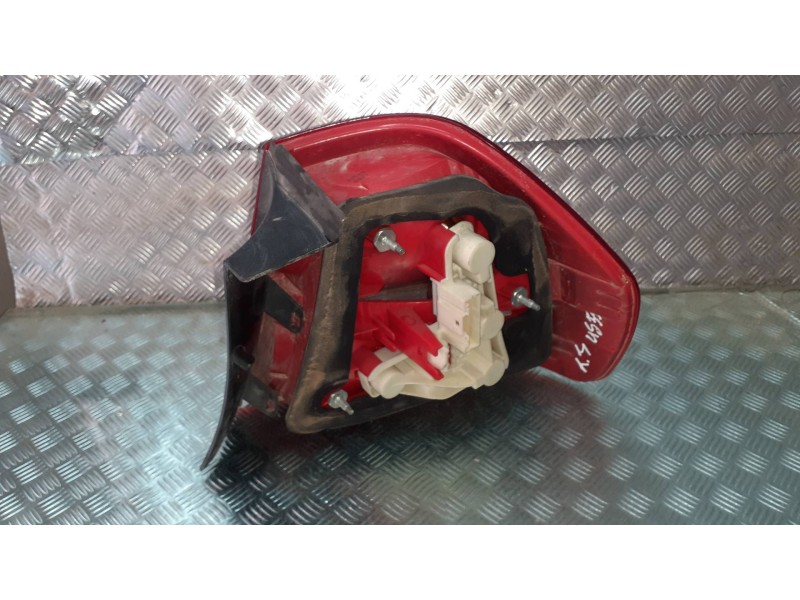 Recambio de piloto trasero izquierdo para bmw serie 3 berlina (e90) referencia OEM IAM 276301  5 PINES