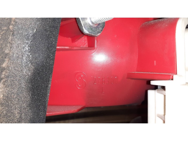 Recambio de piloto trasero izquierdo para bmw serie 3 berlina (e90) referencia OEM IAM 276301  5 PINES