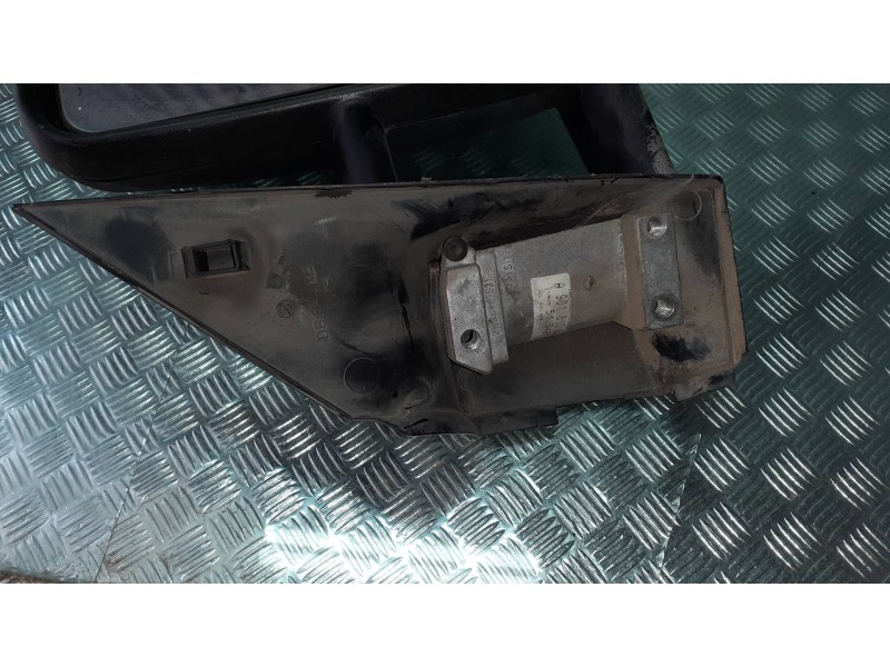 Recambio de retrovisor derecho para mercedes-benz sprinter 02.00  caja cerrada referencia OEM IAM A9018106416  MANUAL