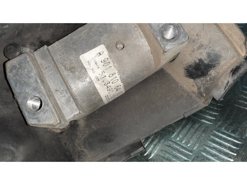 Recambio de retrovisor derecho para mercedes-benz sprinter 02.00  caja cerrada referencia OEM IAM A9018106416  MANUAL