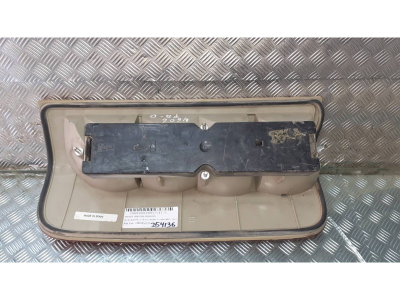 Recambio de piloto trasero derecho para volkswagen lt caja cerrada / combi (mod. 1997) referencia OEM IAM 2D0945257C  