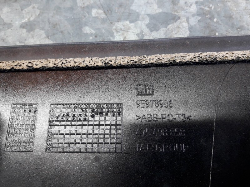 Recambio de aleron trasero para opel mokka excellence referencia OEM IAM 95978986  