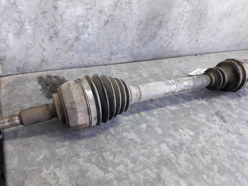 Recambio de transmision delantera derecha para renault scenic ii referencia OEM IAM 8200436366  