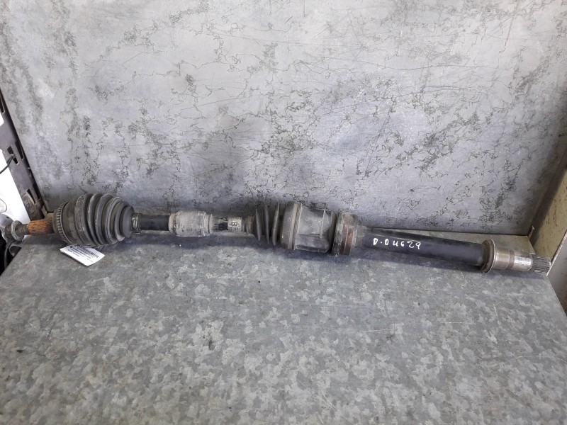 Recambio de transmision delantera derecha para toyota avensis berlina (t25) referencia OEM IAM 4341005320 73322BJI04 