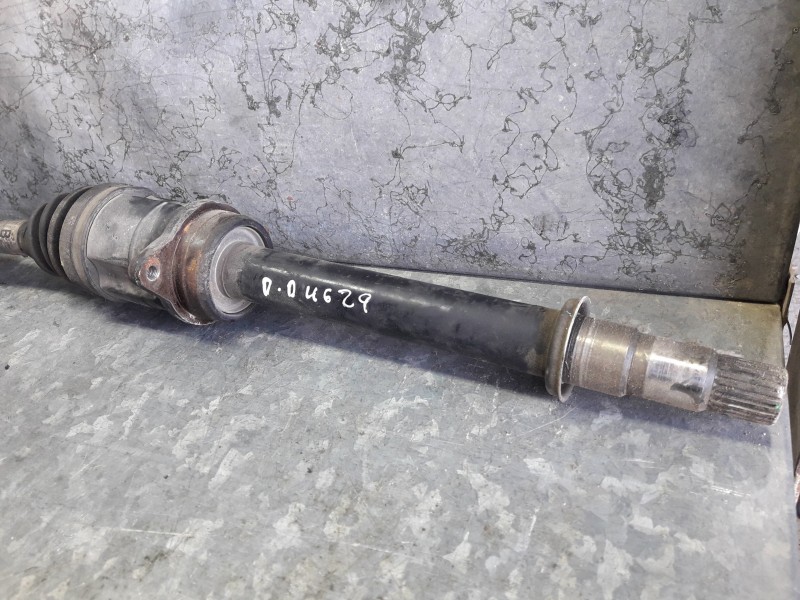 Recambio de transmision delantera derecha para toyota avensis berlina (t25) referencia OEM IAM 4341005320 73322BJI04 