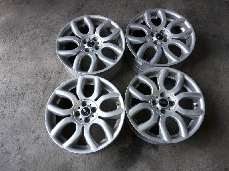 Recambio de juego llantas para bmw mini (r50,r53) cooper referencia OEM IAM 6775801 4 LLANTAS 7JX17