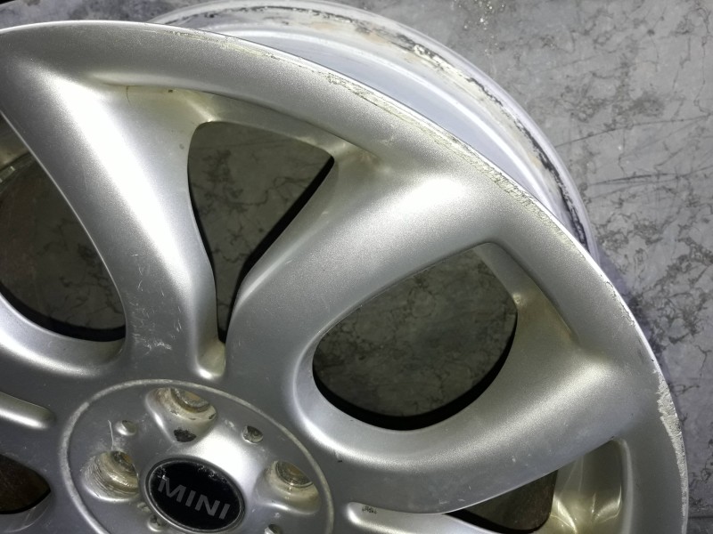 Recambio de juego llantas para bmw mini (r50,r53) cooper referencia OEM IAM 6775801 4 LLANTAS 7JX17