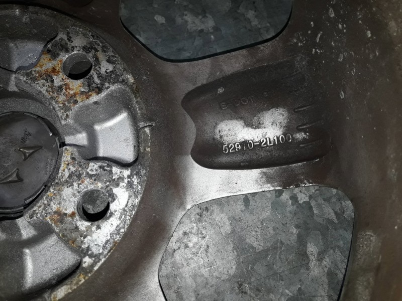 Recambio de juego llantas para hyundai i30cw referencia OEM IAM 529102L100 5.5JX15 