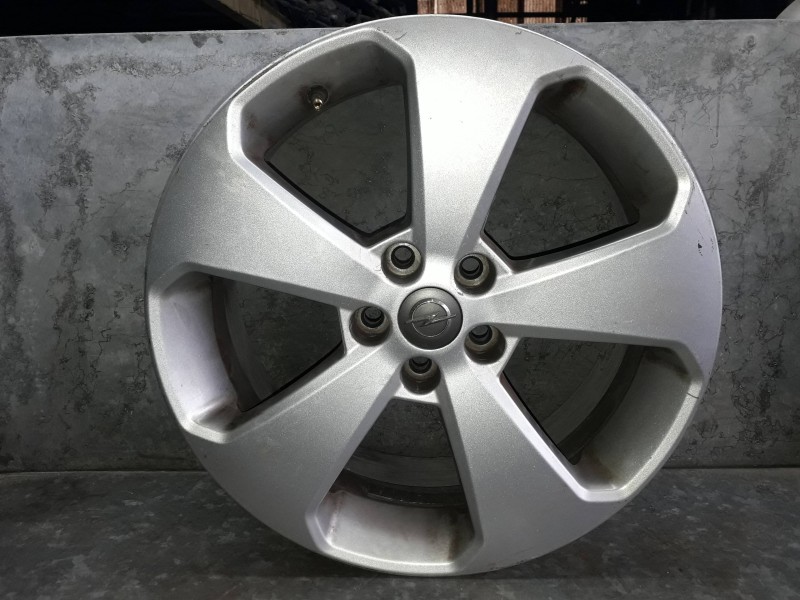 Recambio de juego llantas para opel mokka referencia OEM IAM 95396384 17X7.0J 