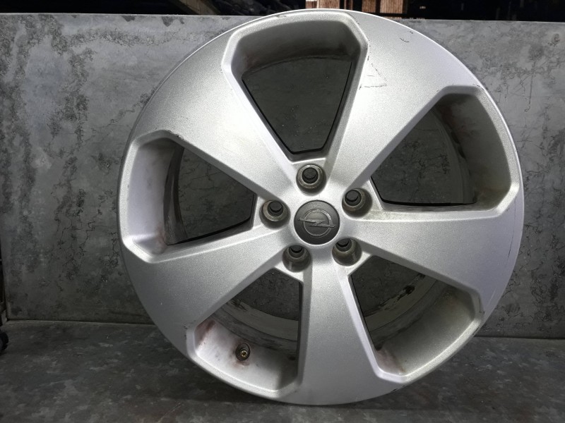 Recambio de juego llantas para opel mokka referencia OEM IAM 95396384 17X7.0J 