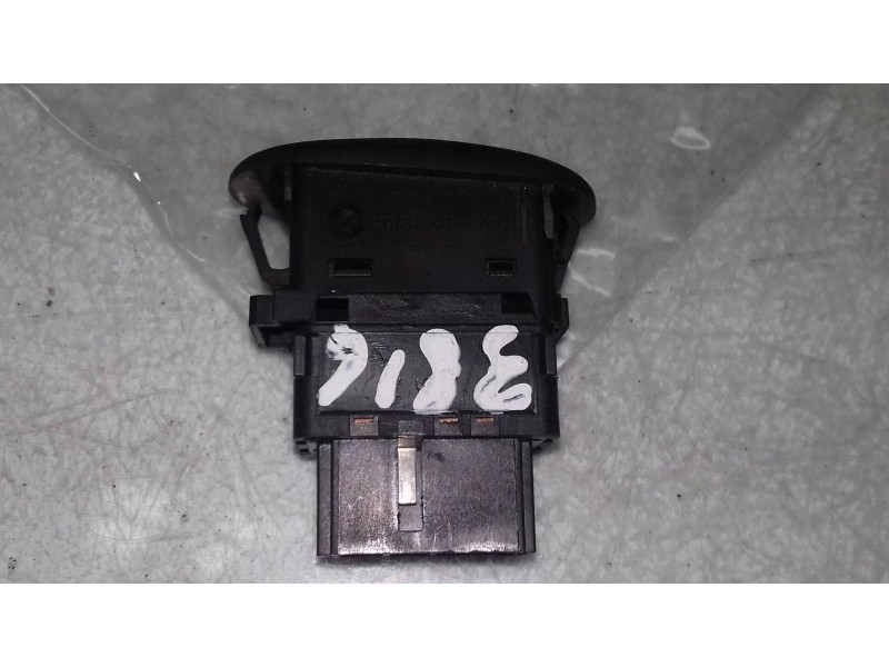 Recambio de mando elevalunas delantero derecho para citroen c3 1.1 collection referencia OEM IAM 96605364XT  