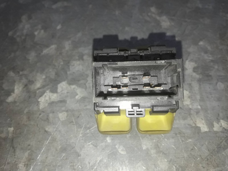 Recambio de mando multifuncion para renault twingo (co6) referencia OEM IAM 419314A  