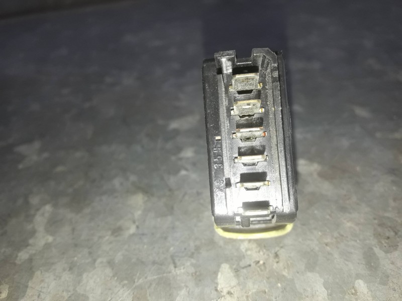 Recambio de mando elevalunas delantero derecho para renault twingo (co6) referencia OEM IAM 425386J  