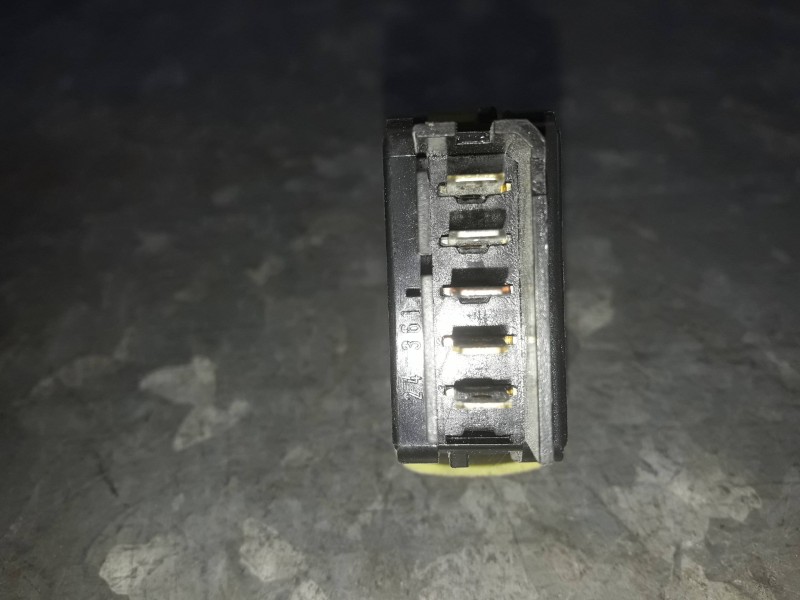 Recambio de mando elevalunas delantero izquierdo para renault twingo (co6) referencia OEM IAM 425387J  