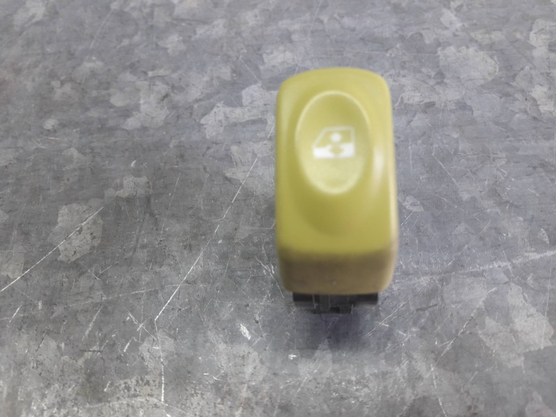 Recambio de mando elevalunas trasero derecho para renault twingo (co6) referencia OEM IAM 425386J  