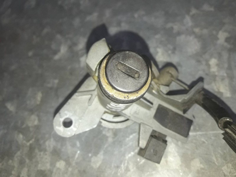 Recambio de bombin porton trasero para audi a4 berlina (8e) referencia OEM IAM 8E0827573  