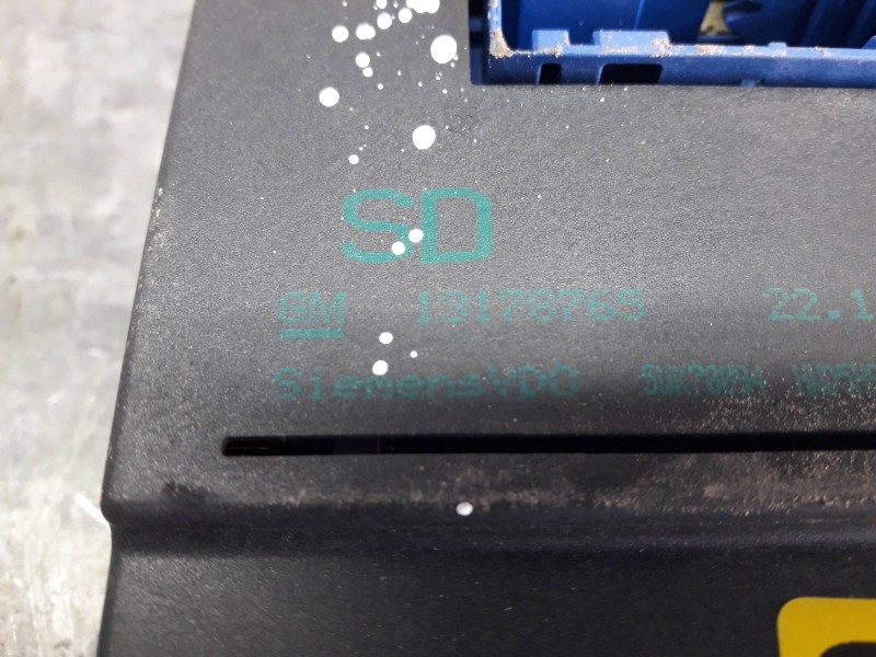 Recambio de pantalla multifuncion para opel vectra c berlina referencia OEM IAM 13178765 5WK70094 HWD5HSW5S