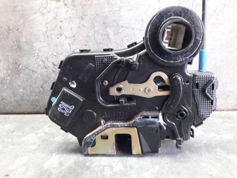 Recambio de cerradura puerta trasera izquierda para toyota avensis berlina (t25) referencia OEM IAM   