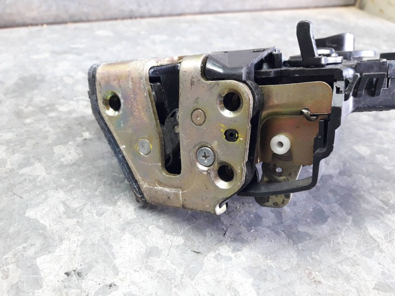 Recambio de cerradura puerta trasera izquierda para toyota avensis berlina (t25) referencia OEM IAM   