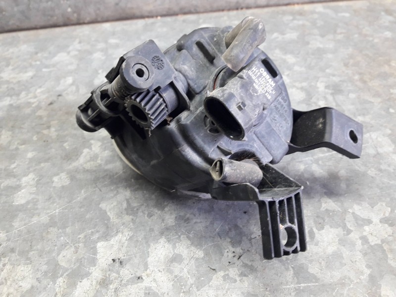 Recambio de faro antiniebla derecho para audi a4 berlina (8e) referencia OEM IAM 89210614 VALEO 8E0941700C