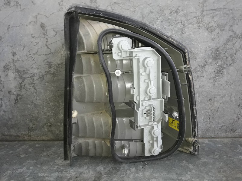 Recambio de piloto trasero izquierdo para opel vectra c berlina referencia OEM IAM 34150U  