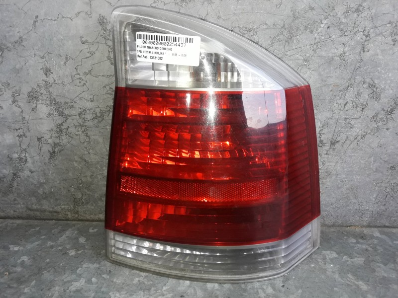 Recambio de piloto trasero derecho para opel vectra c berlina referencia OEM IAM 13131002  