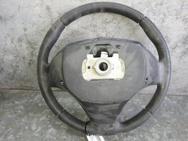 Recambio de volante para hyundai i30cw referencia OEM IAM 6112186C  